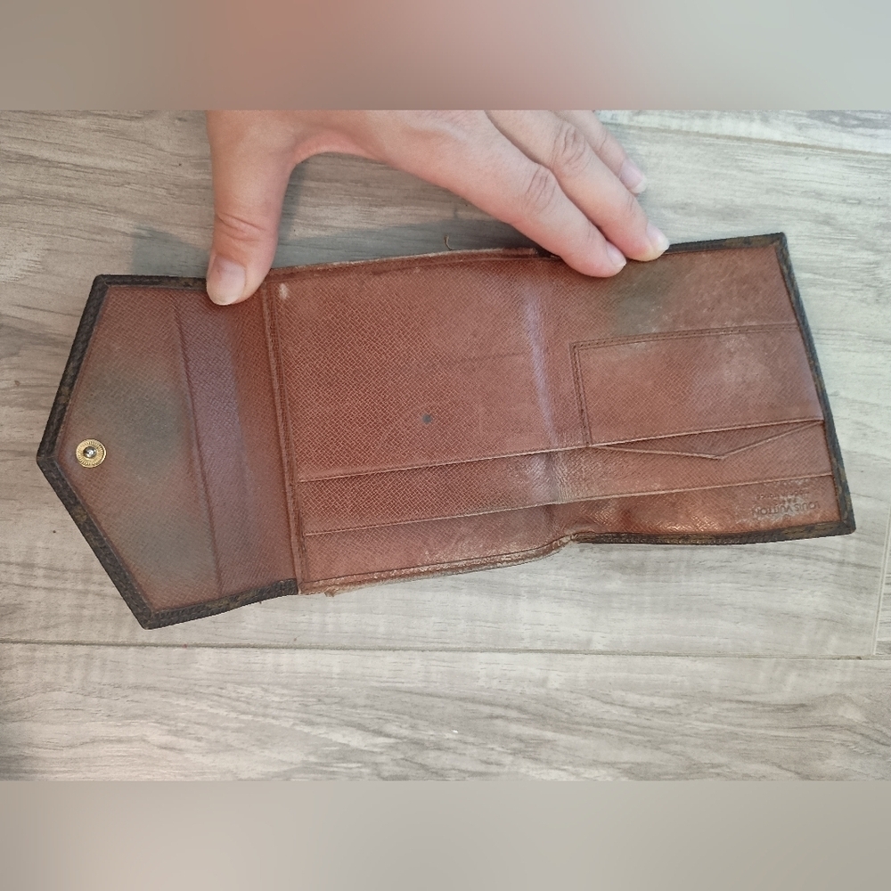 Louis Vuitton Monogram Elise Compact Wallet - Picture 6 of 10